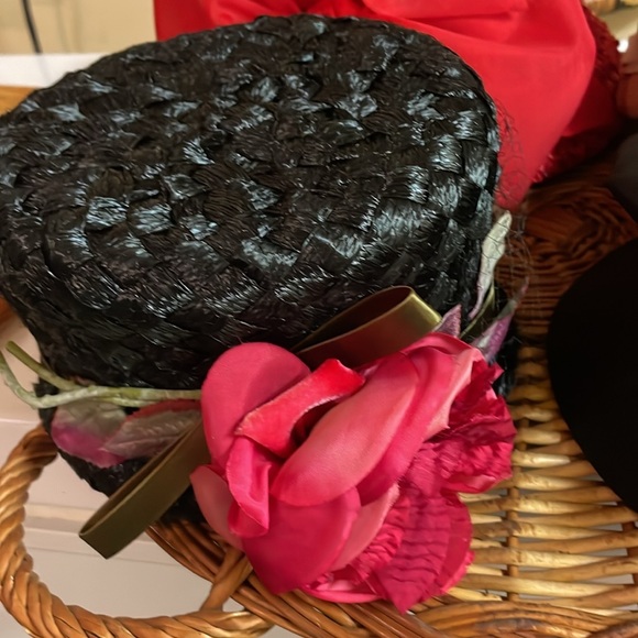 Unique vintage hats - Picture 6 of 6